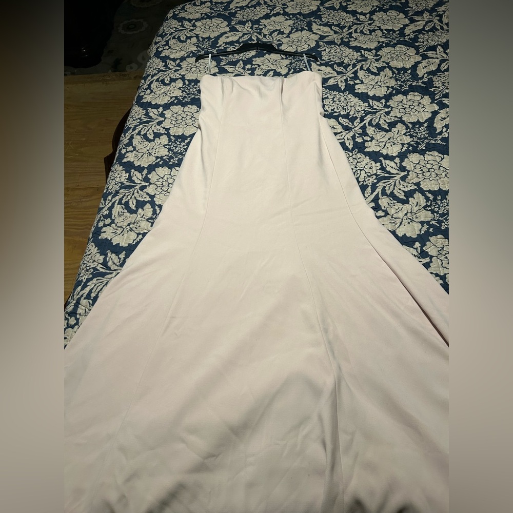 Strapless elegant gown